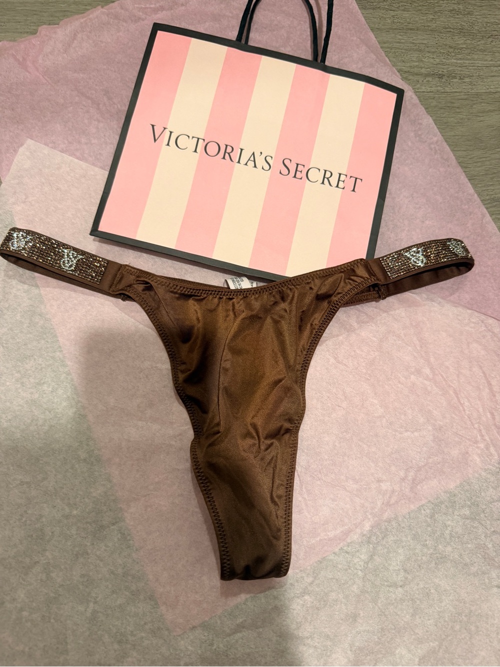 Victoria's Secret Very Sexy Shine Strap Logo Brazilian Panty Mousse Brown NWT M